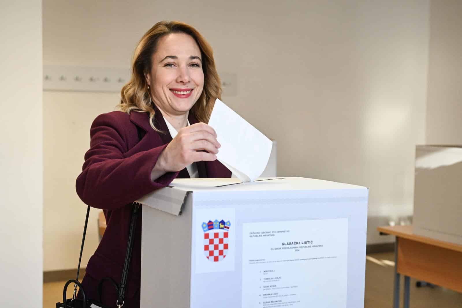 Zagreb: Predsjednička kandidatkinja Marija Selak Raspudić glasovala na predsjedničkim izborima