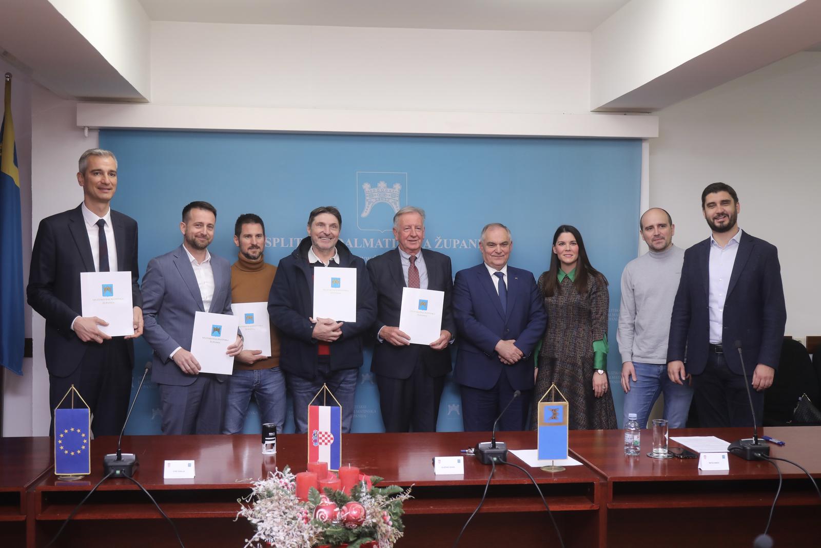 Split: Župan Blaženko Boban potpisao ugovore s čelnicima jedinica lokalne samouprave s područja Splitsko-dalmatinske županije