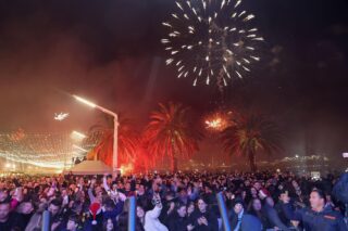 Split: Doček Nove 2025. godine na Rivi uz Dubiozu kolektiv