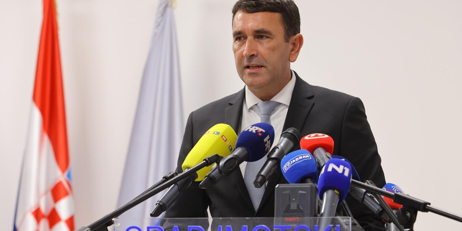Ovi ljudi prisegnuli su kao zamjena za 35 izabranih zastupnika