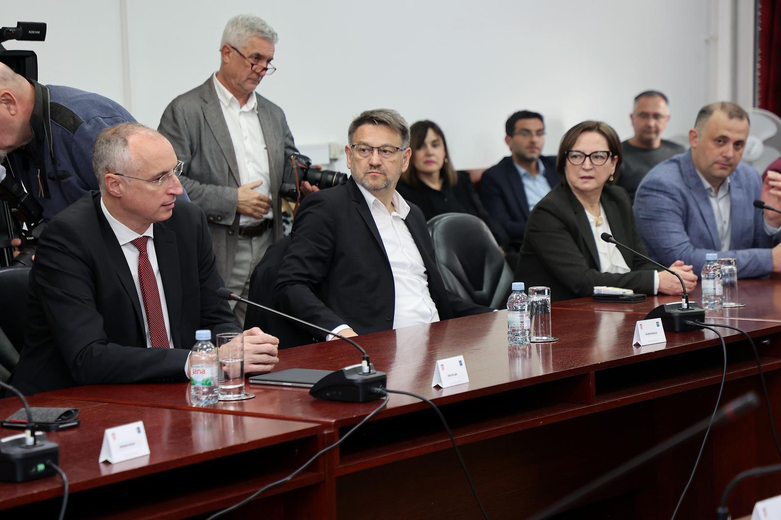 Split: Ministrica Marija Vučković na uručenju ugovora za projekte poboljšanja vodno-komunalne infrastrukture
