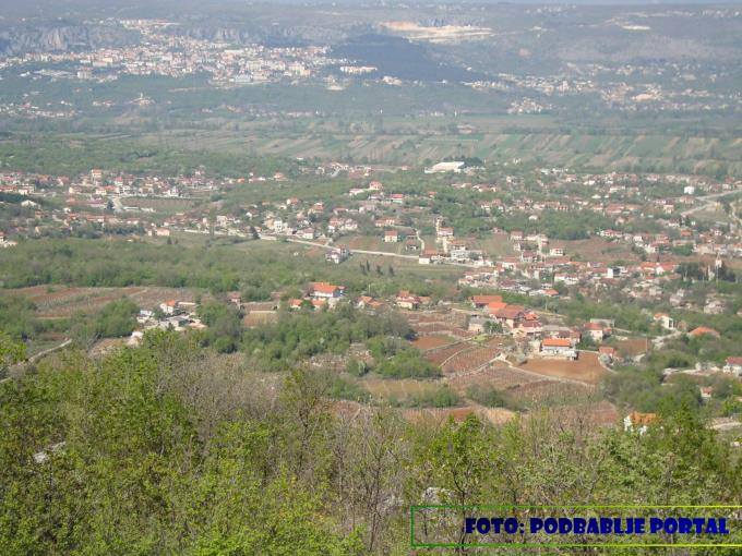 Zmijavci pogled s Todorića Gradine