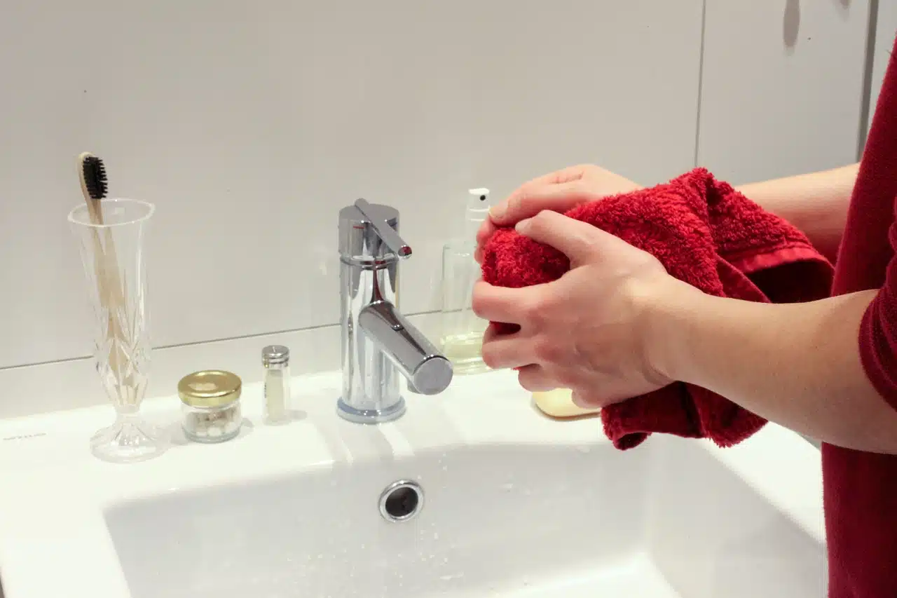 hands-dry-4941760_1280.jpg