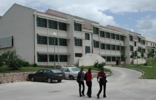 Imotsku: U?eniku srednje obrtni?ke kole pukla plu?na maramica nakon tu?njave?