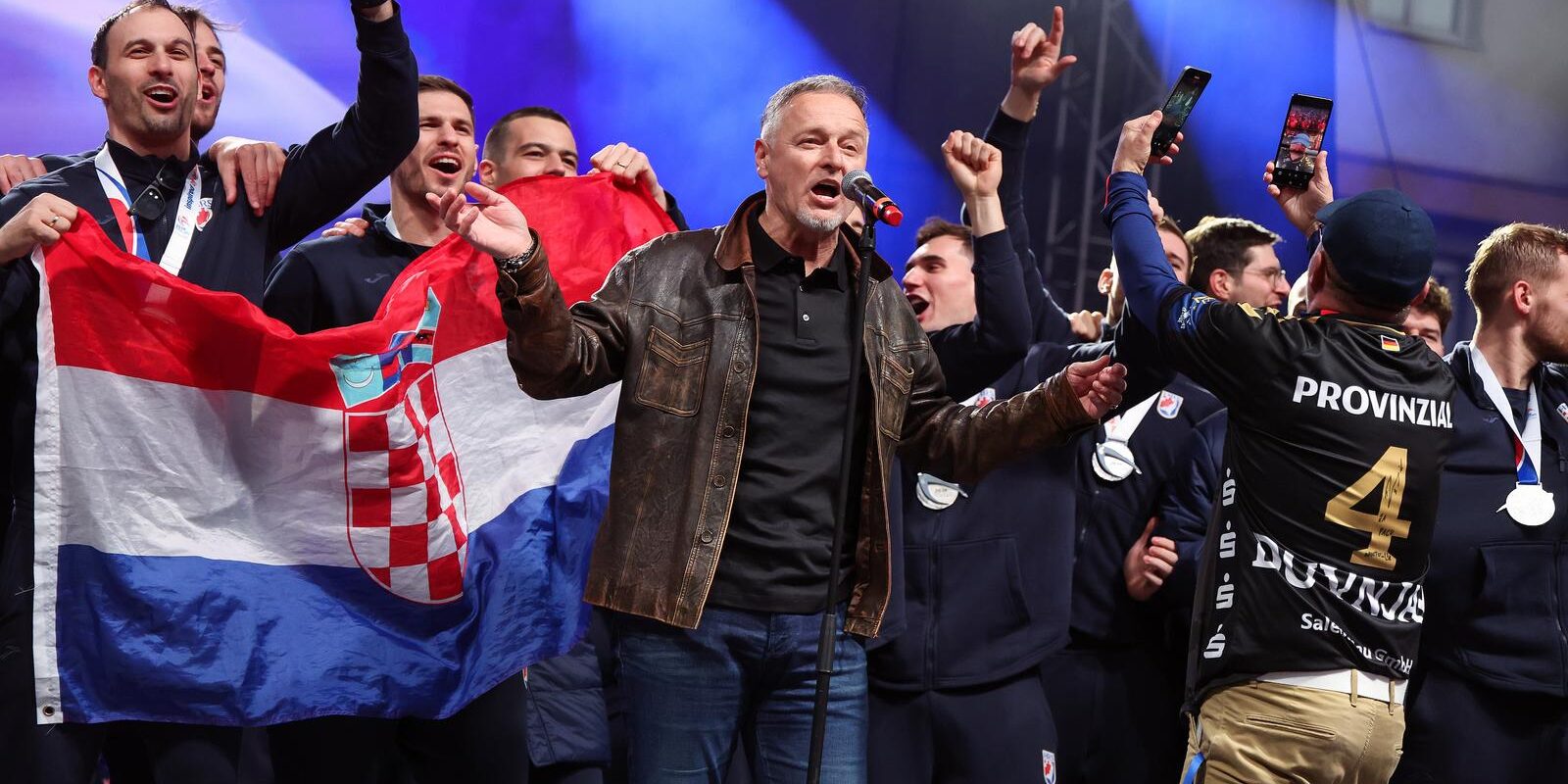 Zagreb: Marko Perković Thompson nastupio na svečanom dočeku hrvatske rukometne reprezentacije