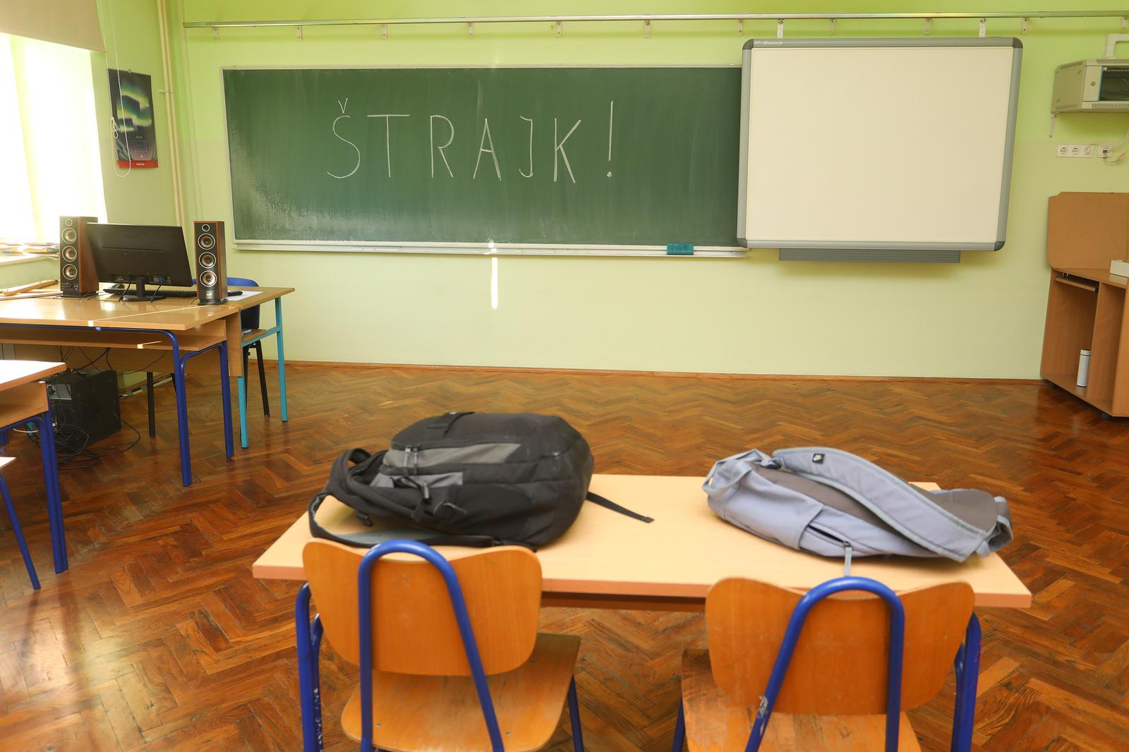Karlovac: trajk u kolama