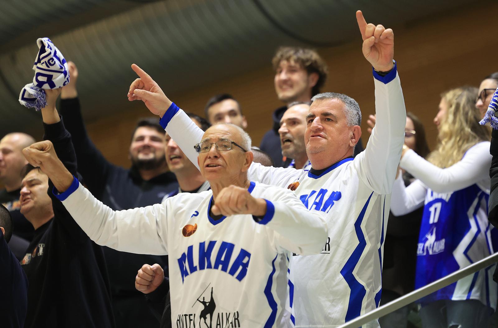 Zabok: Miro Bulj navija za KK Alkar na utakmici polufinala Krešimria Ćosića
