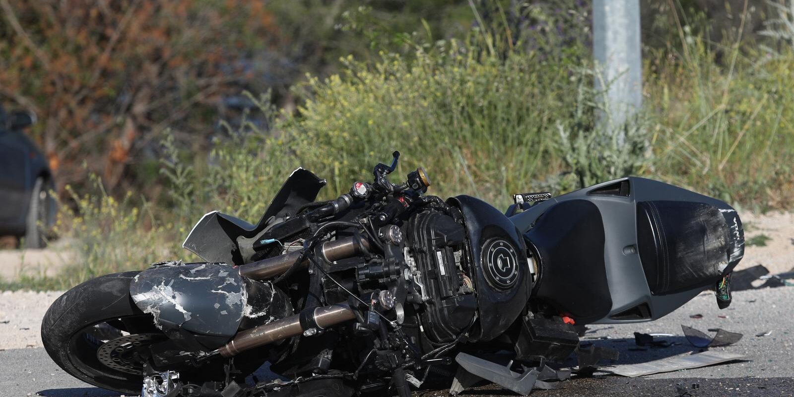 U prometnoj nereći kod Brodarice teško stradao motociklist