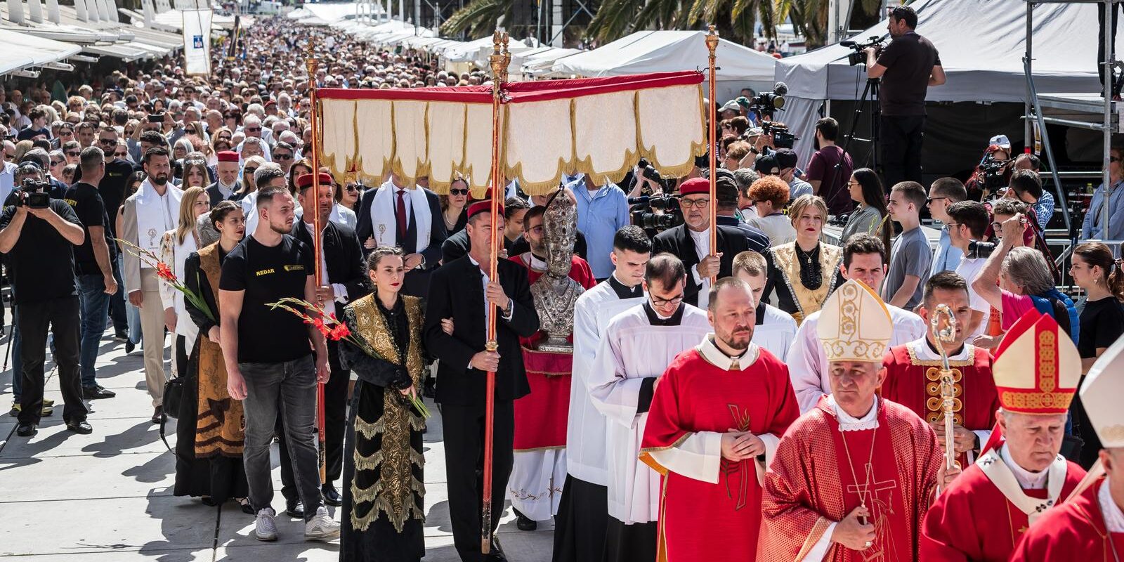 Split: Procesija povodom blagadana sv. Dujma