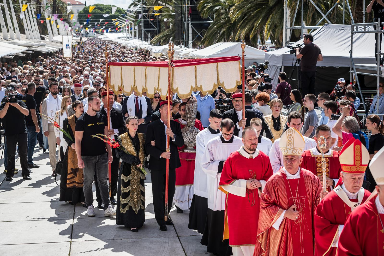 Split: Procesija povodom blagadana sv. Dujma