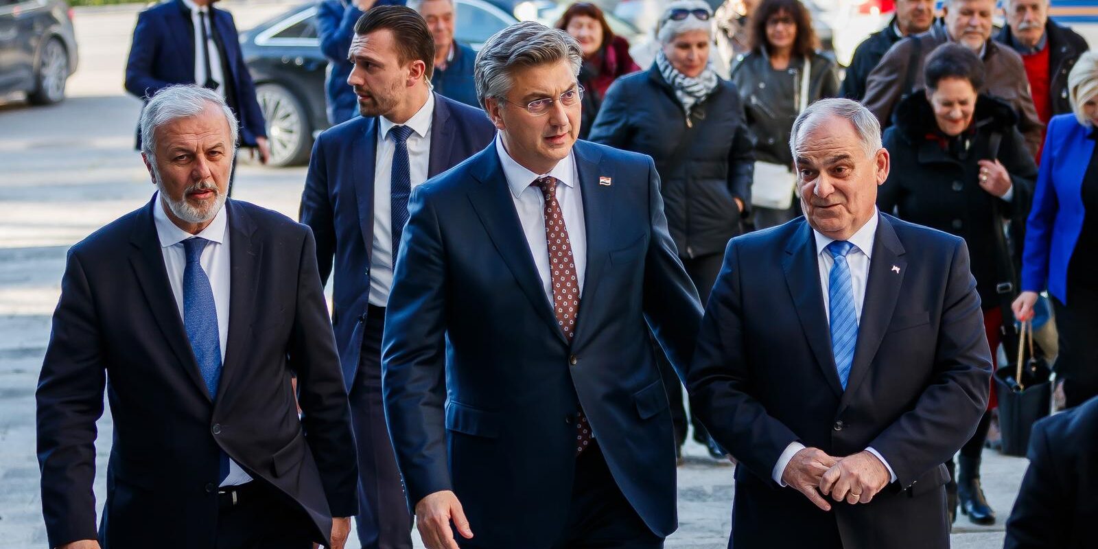 Split: Posjet Andreja Plenkovića i Branka Bačića Splitsko-dalmatinskoj županiji te potpisivanje ugovora s bivšim radnicima Dalmacijavina