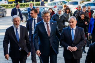 Split: Posjet Andreja Plenkovića i Branka Bačića Splitsko-dalmatinskoj županiji te potpisivanje ugovora s bivšim radnicima Dalmacijavina