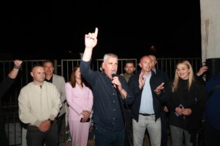 Sinj: Miro Bulj s kolegama proslavio rezultate izbora u svom stožeru