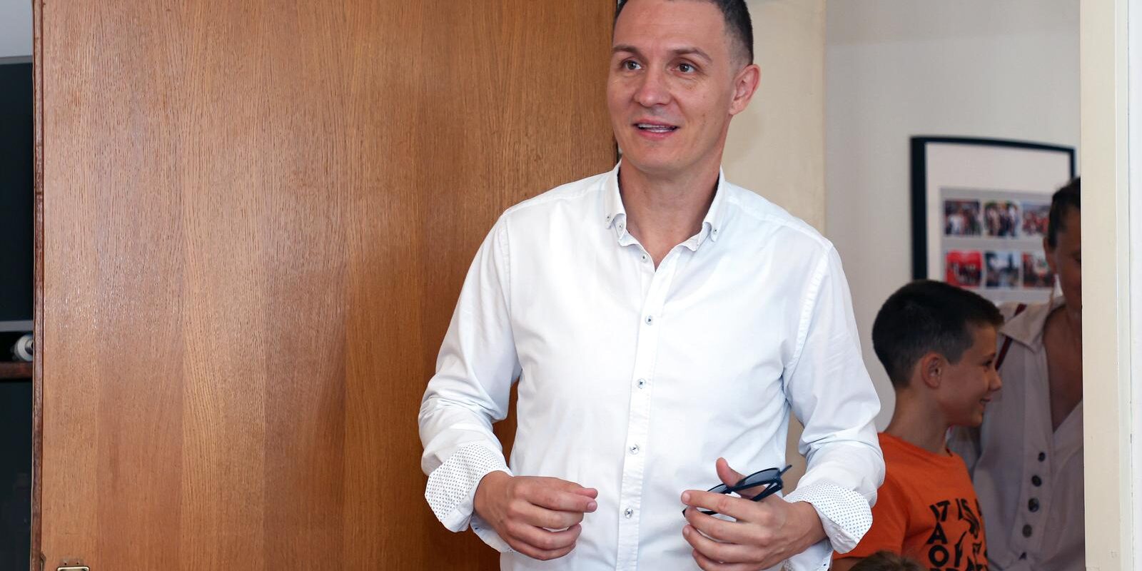 Makarska: Zoran Paunović glasovao na izborima za predsjednika SDP-a