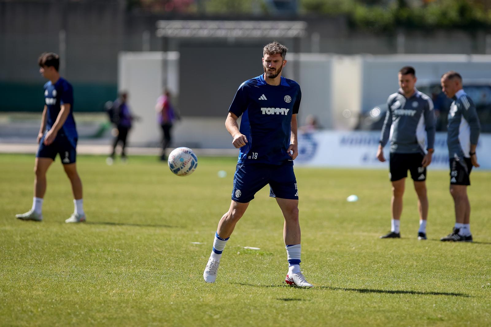 Šibenik: Zagrijavanje igrača uoči utakmice Šibenik – Hajduk
