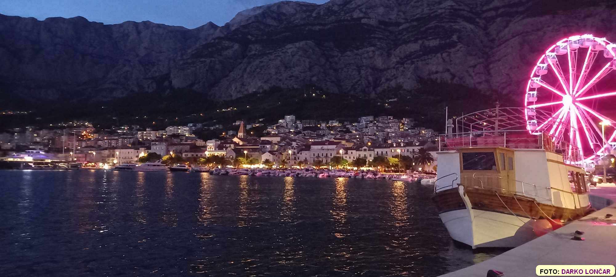 Makarska noću – najava 021 portal