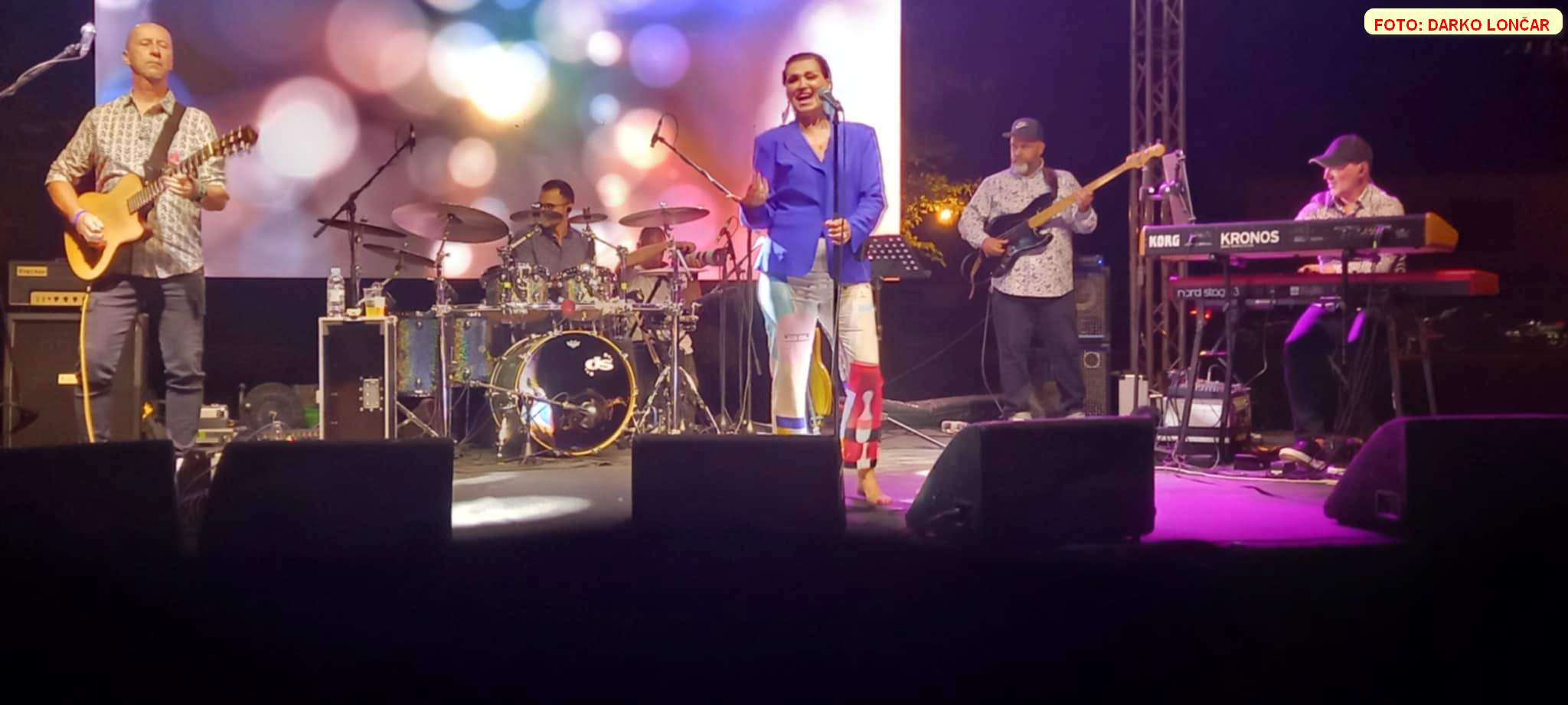 Nina Badrić i band Iđen doli fest IM – 021 portal