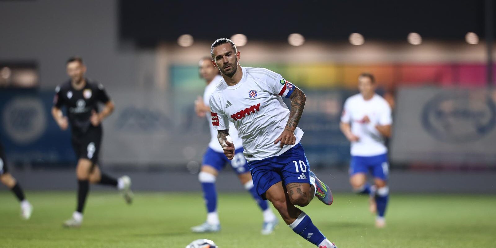 Posušje: Prijateljska utakmica Posušje – Hajduk u rasprodanom stadionu