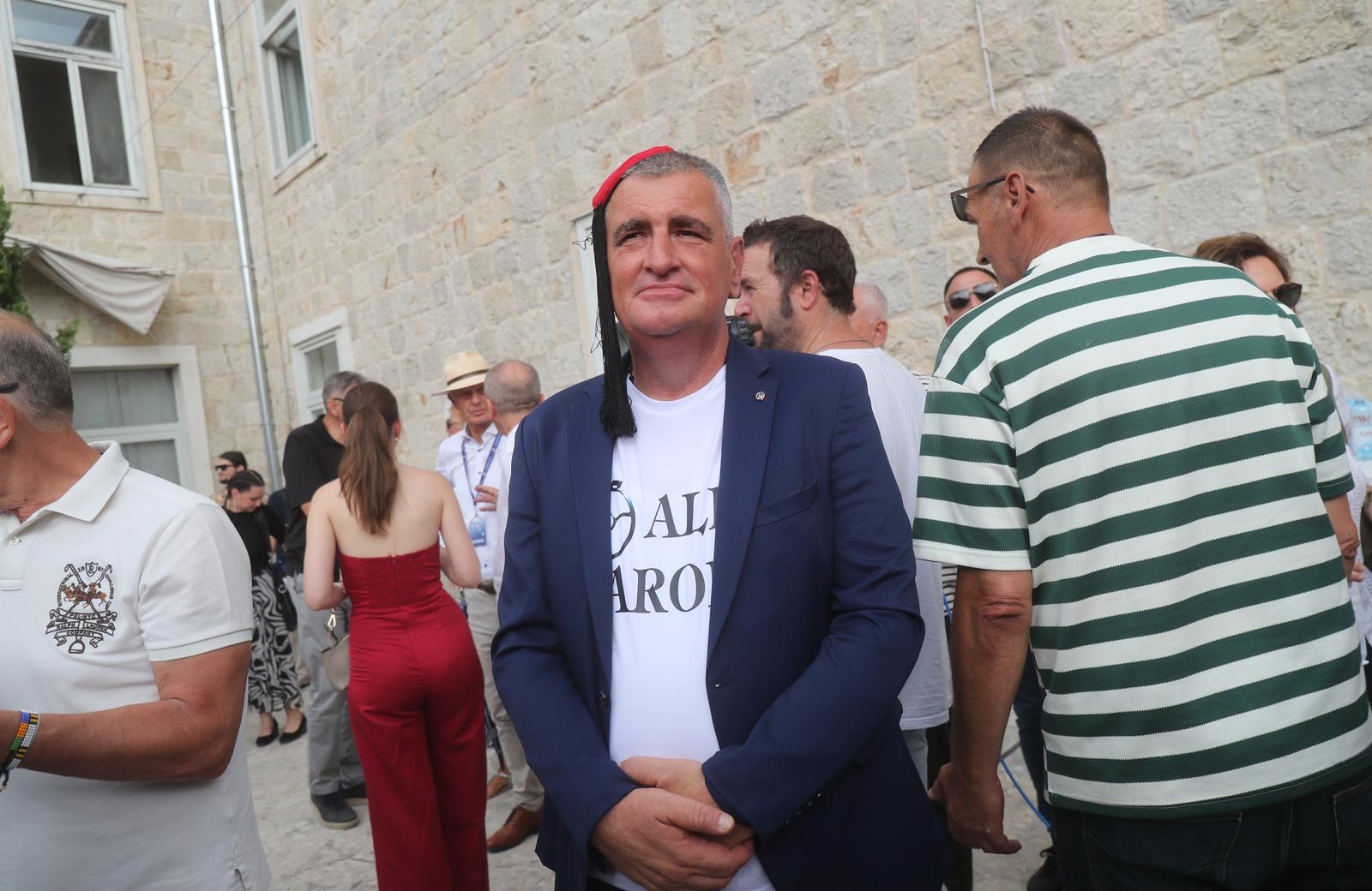 Sinj: Visoki držvni uzvanici na prijemu u alkarskim dvorima povodom 310. Sinjske alke