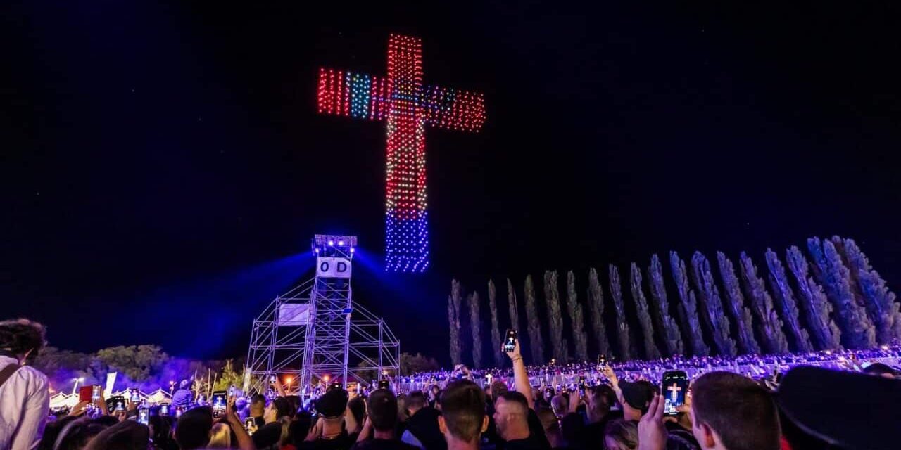 Scenografija dronovima na koncertu Marka Perkovića Thompsona