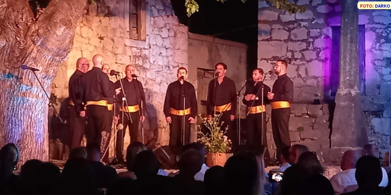 Prološka klapa sv Mihovil 9 smotra Zadvarje – 021 portal