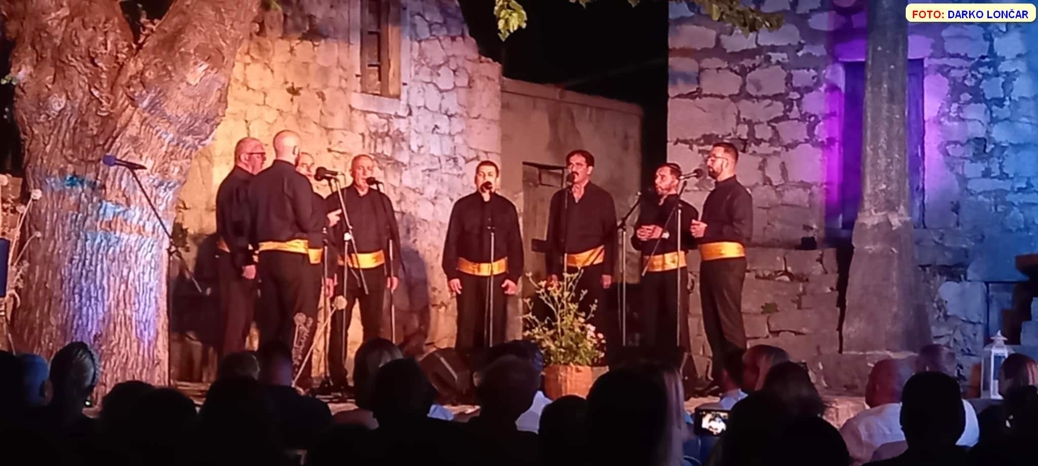Prološka klapa sv Mihovil 9 smotra Zadvarje – 021 portal