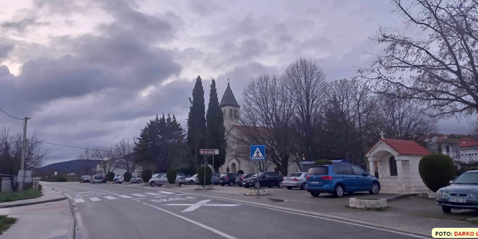 Crkva sv Petra Cista Provo – 021 portal