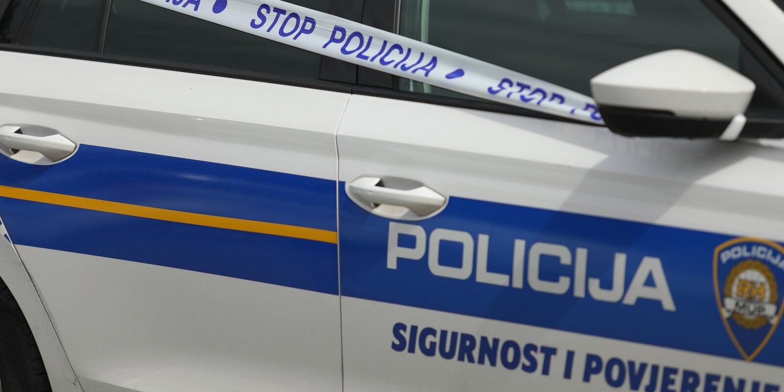 Tenja: Policija i forenzičari u kući žene za koju se sumnja da je ubijena i bačena u septičku jamu