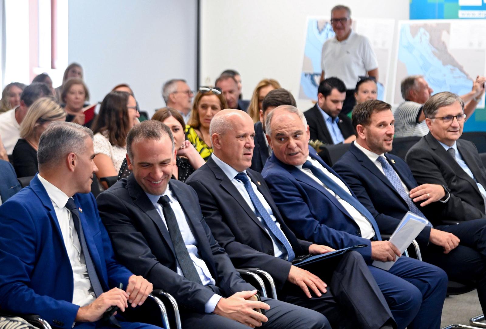 Ministar Bačić sudjelovao u Splitu na prezentaciji Prijedloga prostornog plana