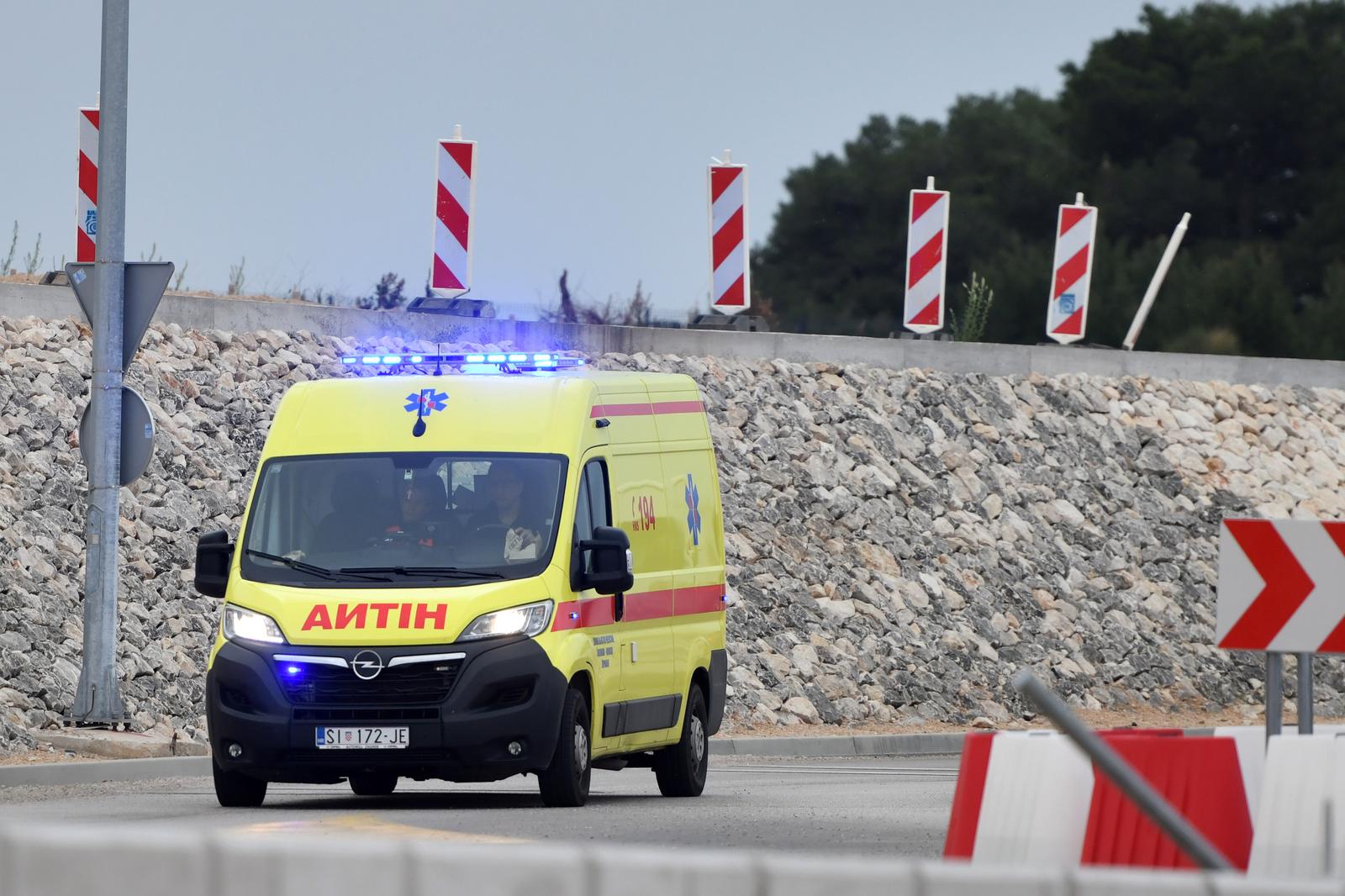 �ibenik: Vozilo Hitne pomo?i na intervenciji