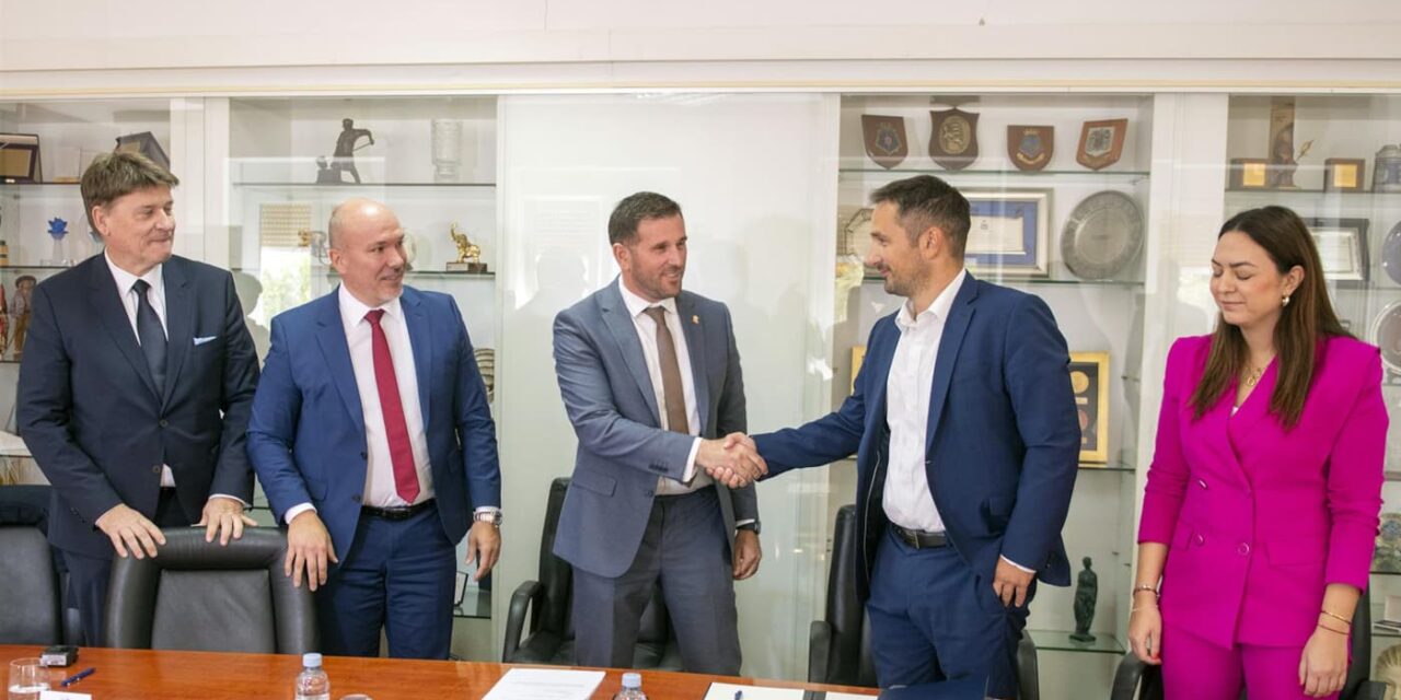 2025_10_03_potpisivanje-ugovora-o-rasvjeti-001_5