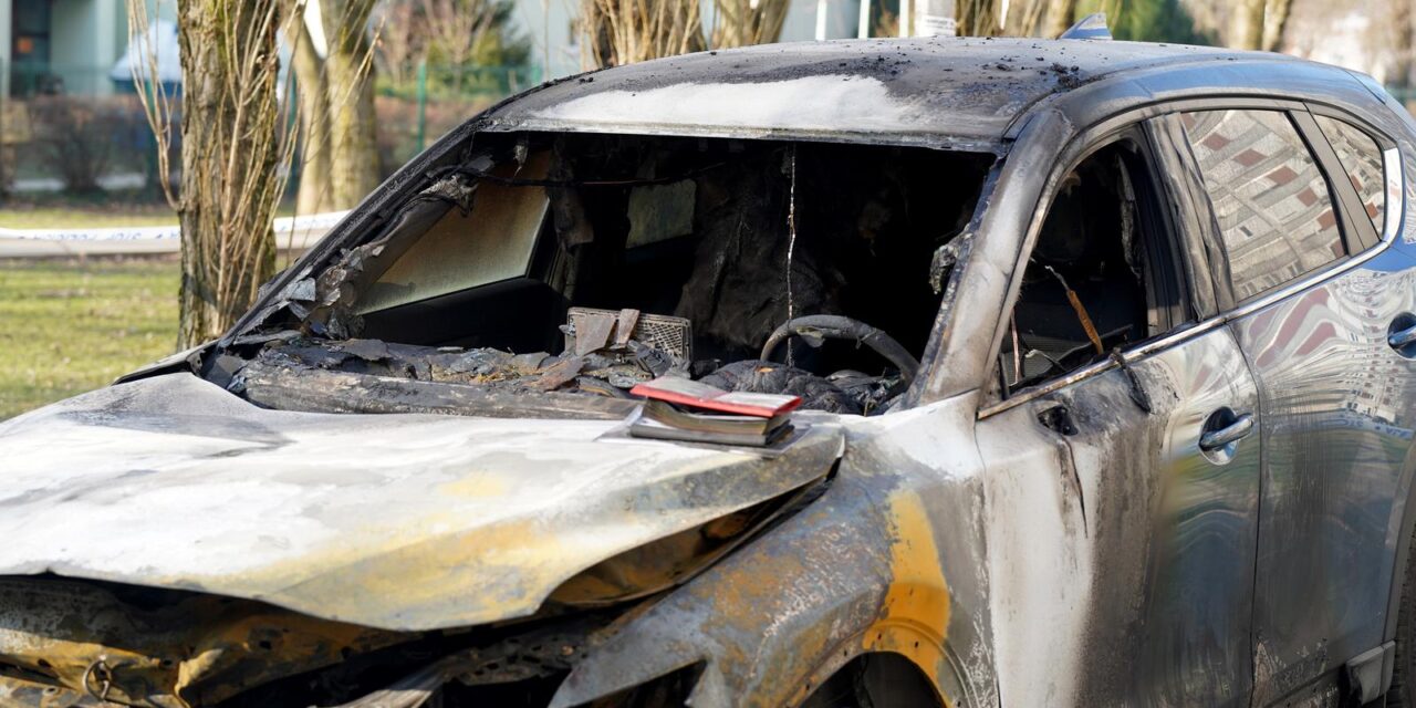 Zagreb: U Sigetu se zapalio kontejner, požar zahvatio dva automobila
