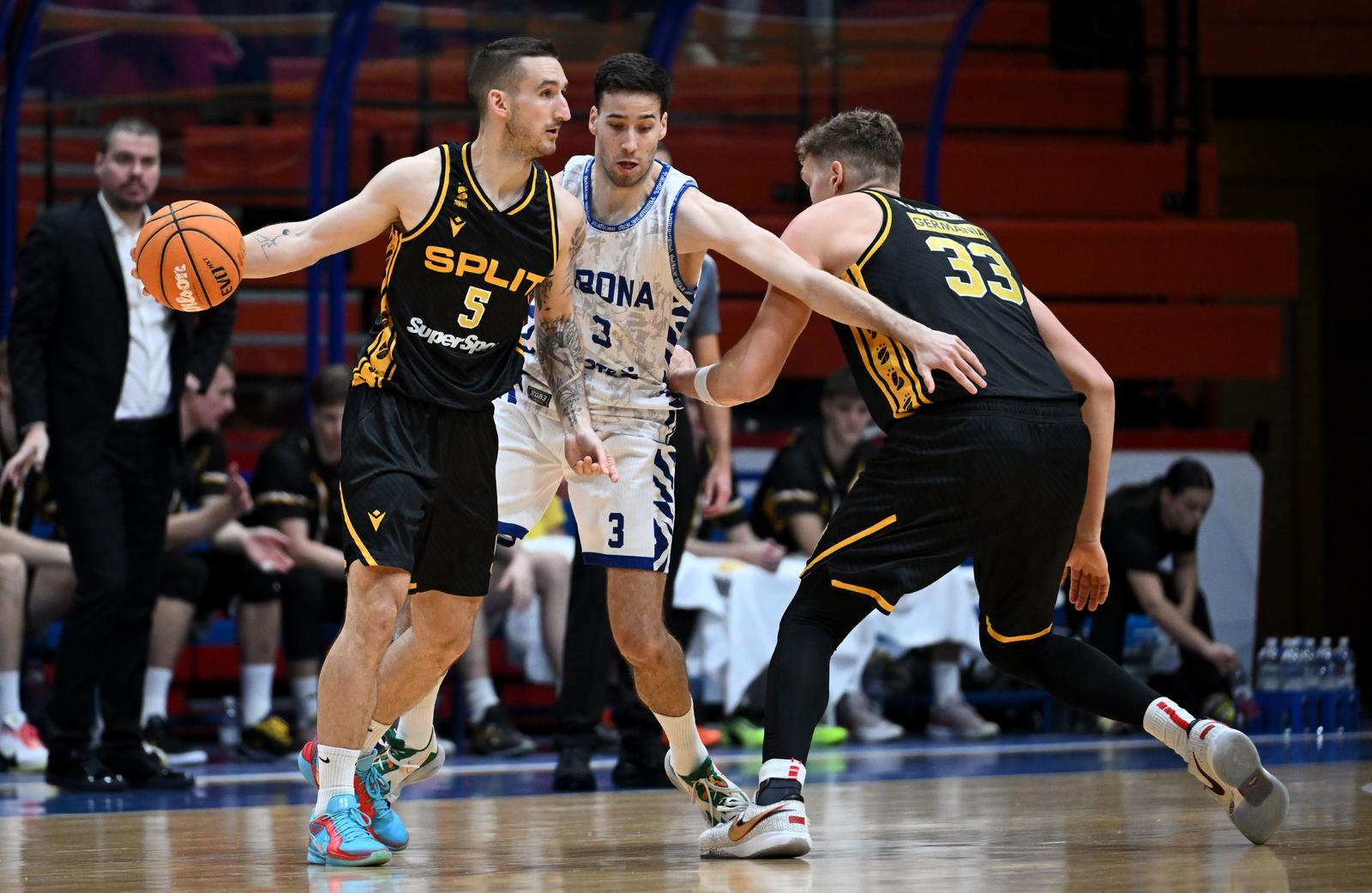 Zagreb: Košarkaška utakmica KK CIbona – KK Split