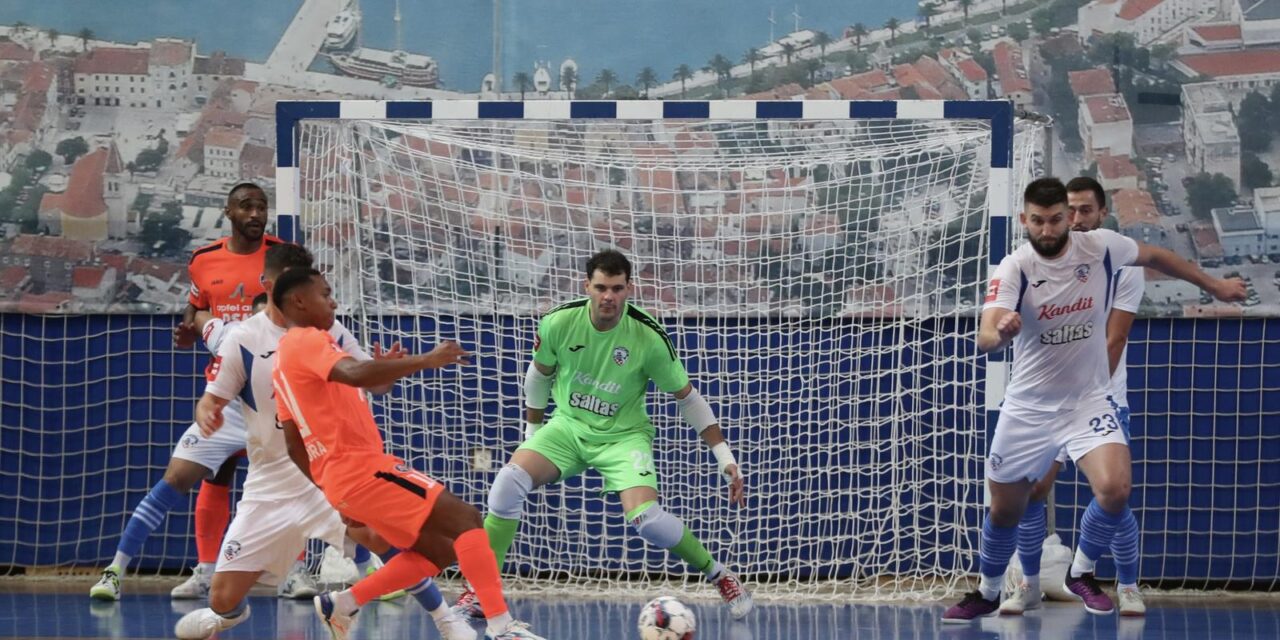 Makarska: Novo vrijeme i Osijek Kandit sastali se u finalu Superkupa Hrvatske.