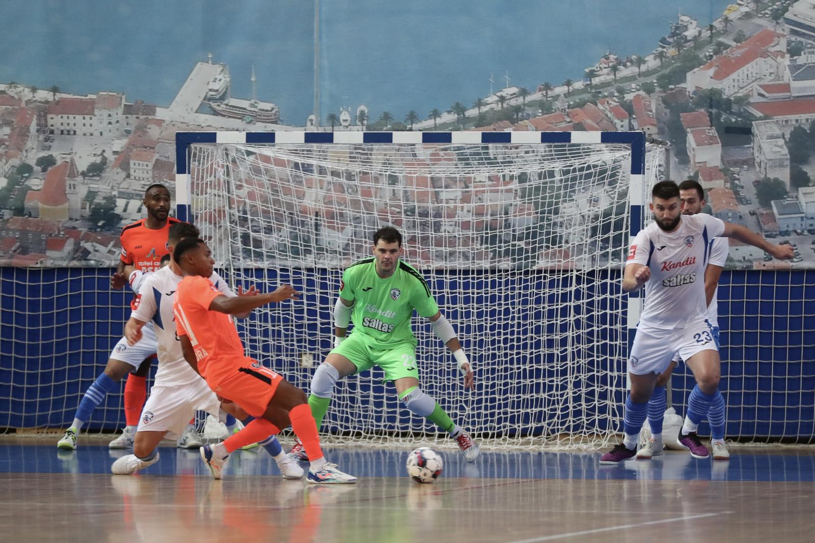 Makarska: Novo vrijeme i Osijek Kandit sastali se u finalu Superkupa Hrvatske.
