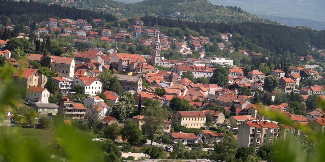 Panorama grada Sinja