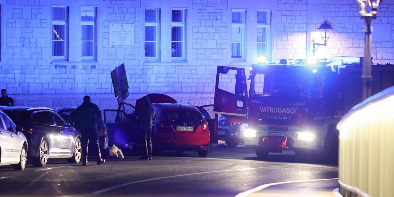 Trogir: Autom se zabio u parkirana vozila i poginuo