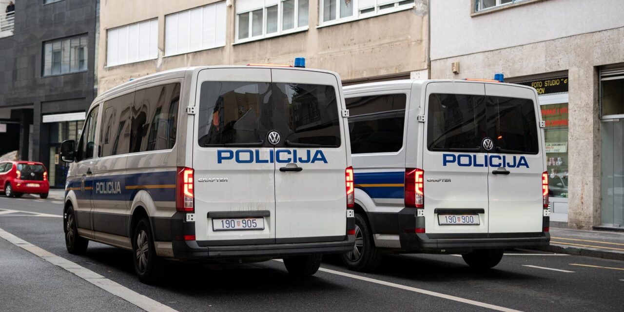 Zagreb: Policijski kombi ispred Županijskog suda