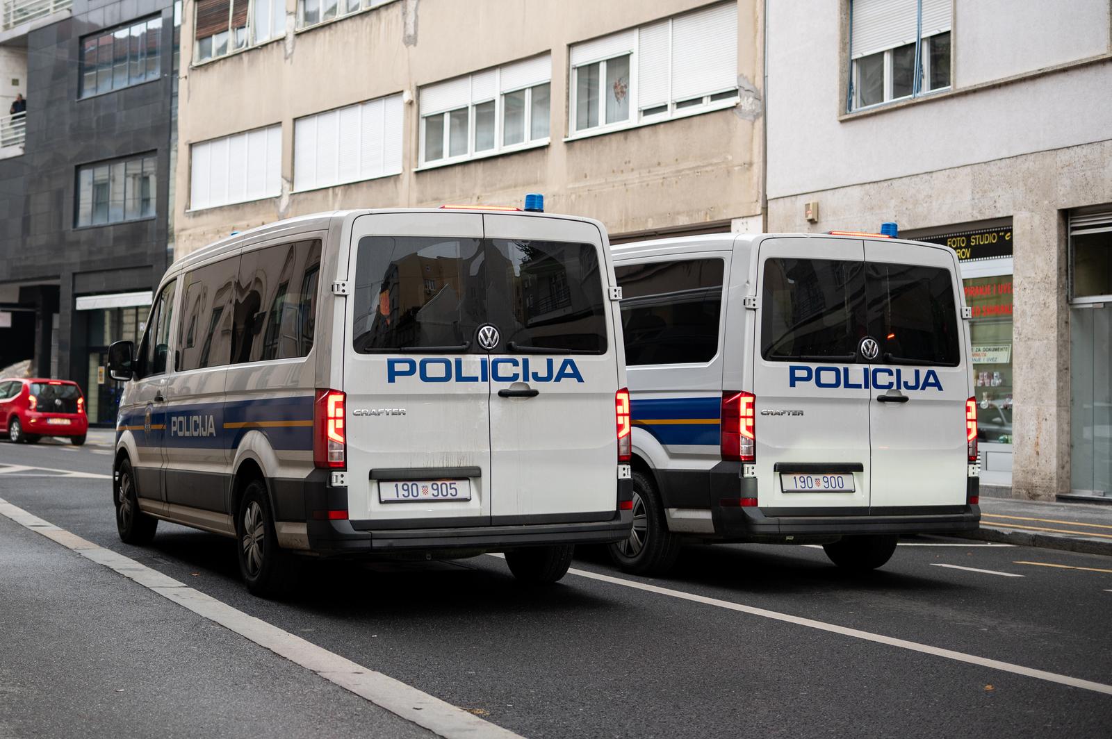 Zagreb: Policijski kombi ispred Županijskog suda