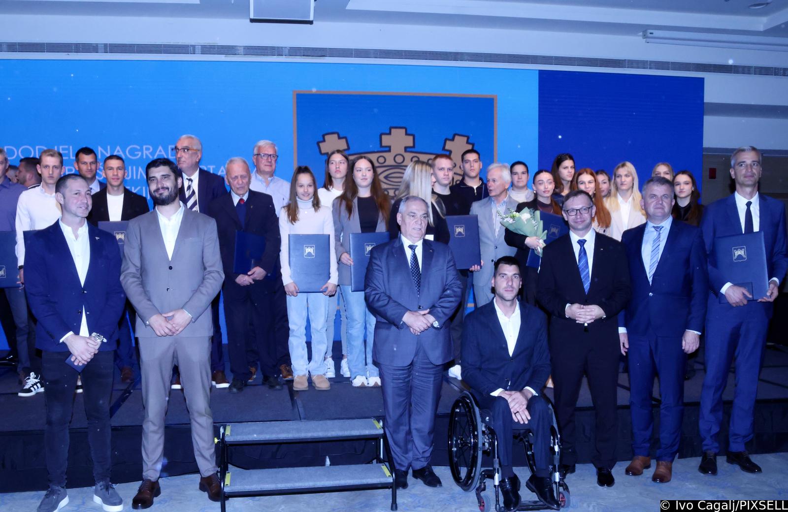 Podstrana: Županija Splitsko-dalmatinska dodjelila priznanja sportašima i sportskim djelatnicima