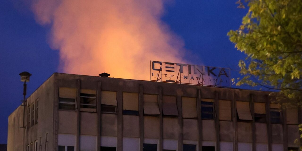 Trilj: Veliki požar na prostoru bivše tvornice Cetinka