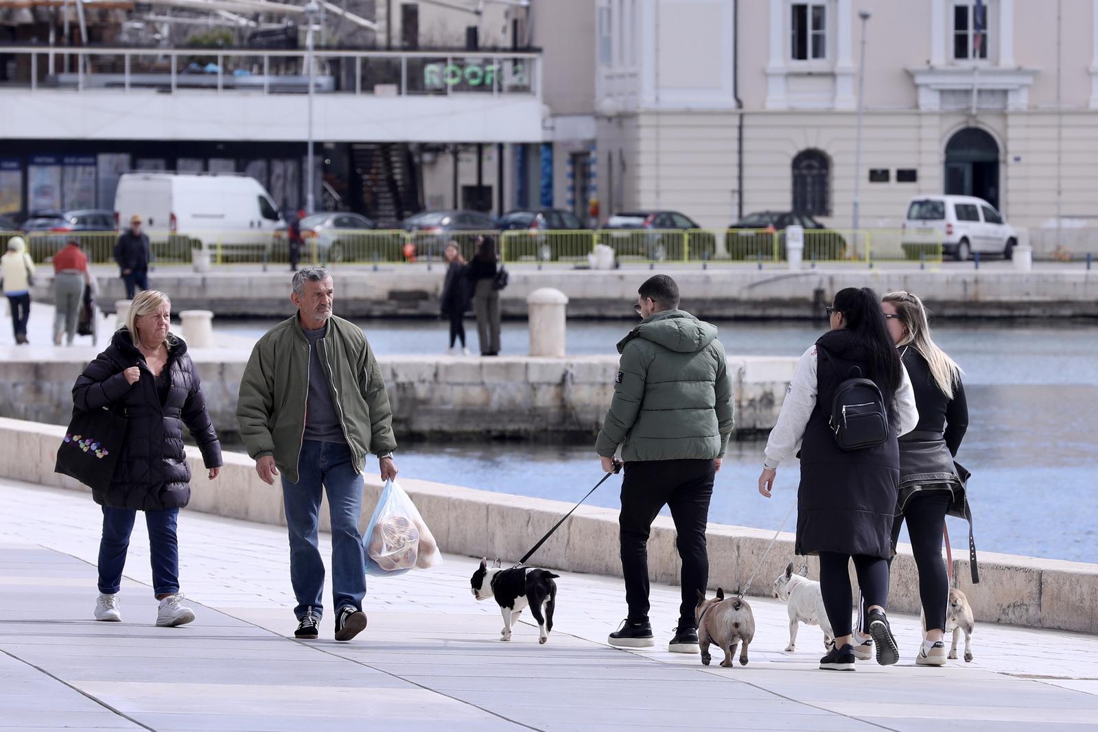 Gradska svakodnevica na splitskoj Rivi