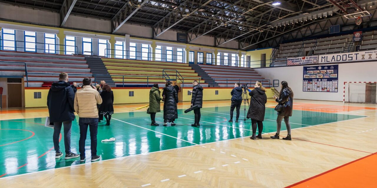 Župan i gradonačelnik najavili energetska obnovu sportske dvorane u Kaštel Starom
