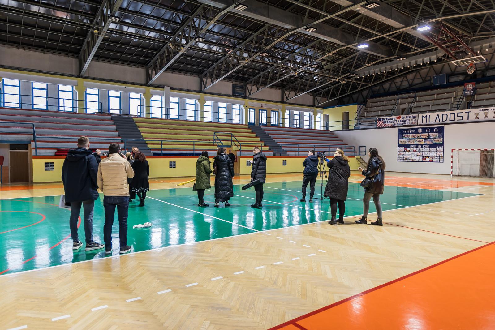 Župan i gradonačelnik najavili energetska obnovu sportske dvorane u Kaštel Starom