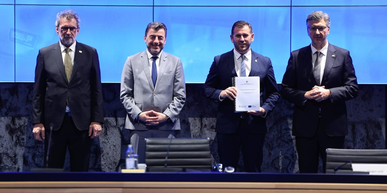 Zagreb: Svečana dodjela ugovora za izgradnju, rekonstrukciju i opremanje osnovnih škola