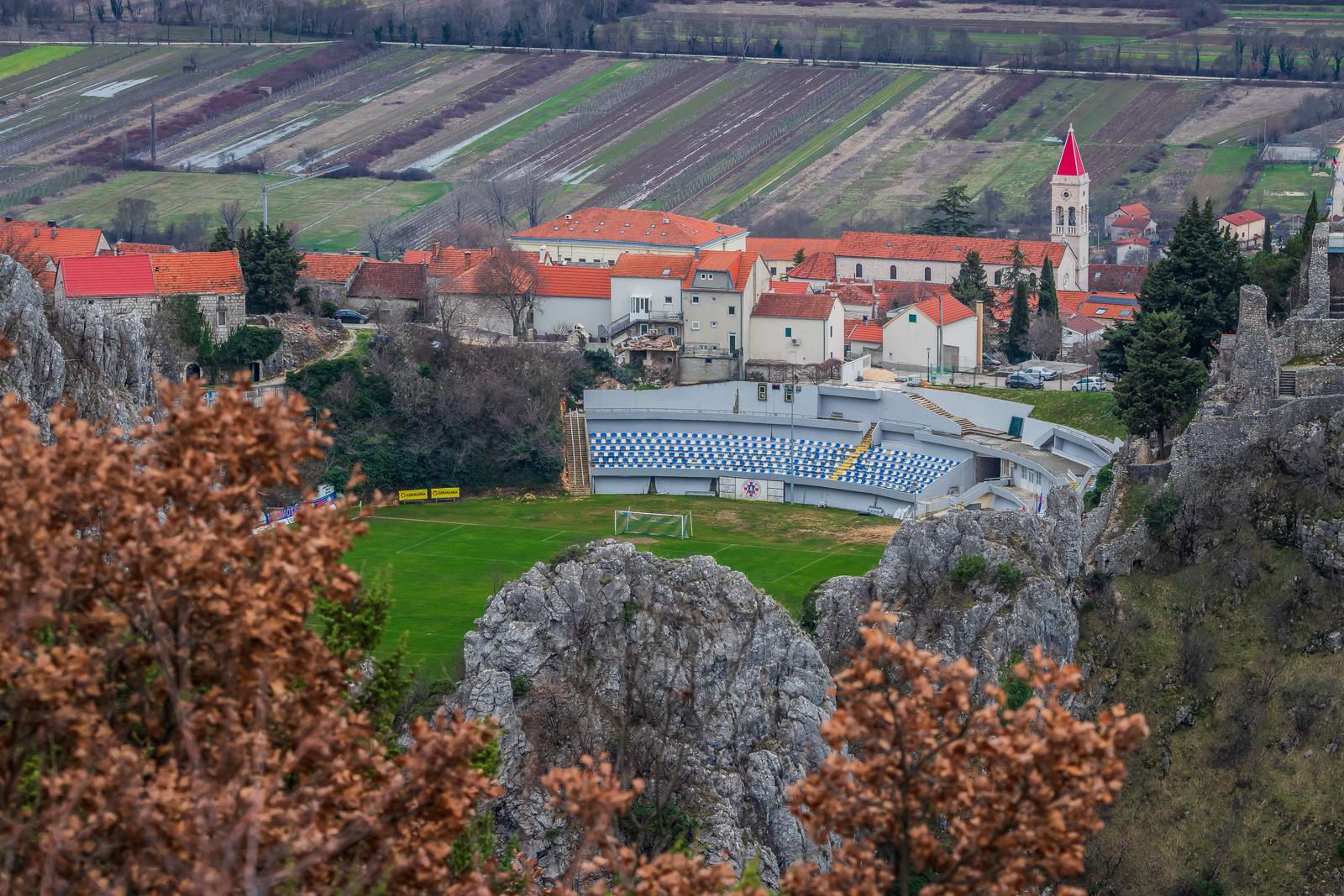 Pogled na Imotski i Modro jezero