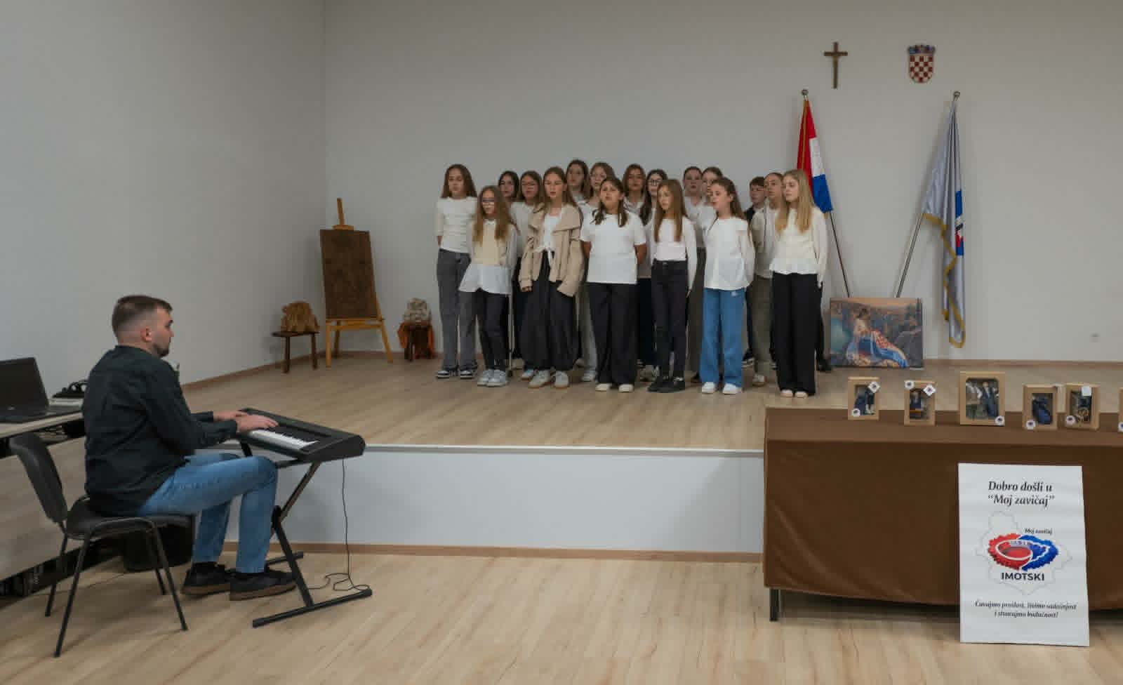Dan zavičaja i zbor OŠ Zmijavci