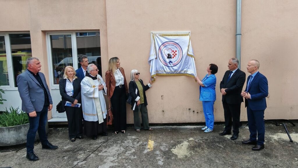 Otkrivanje spomen ploče zdrav djelatnika Sinj