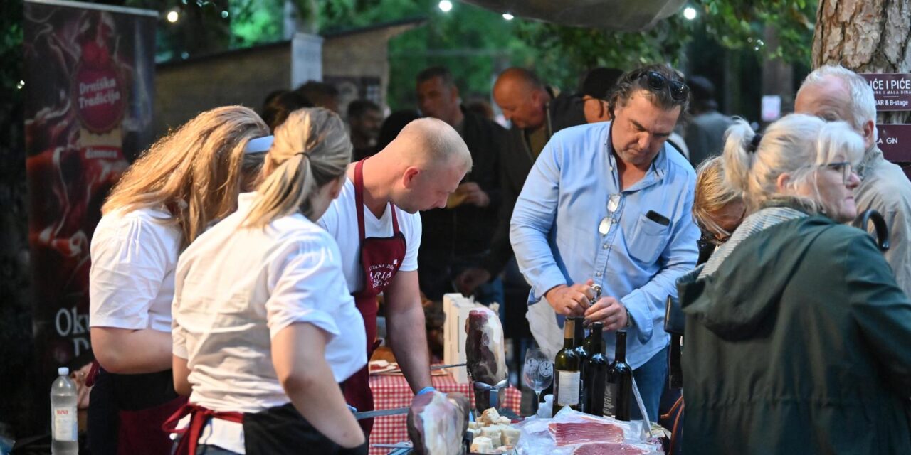 Vrgorac: Otvoreni 7. Dani dalmatinskog pršuta i vina