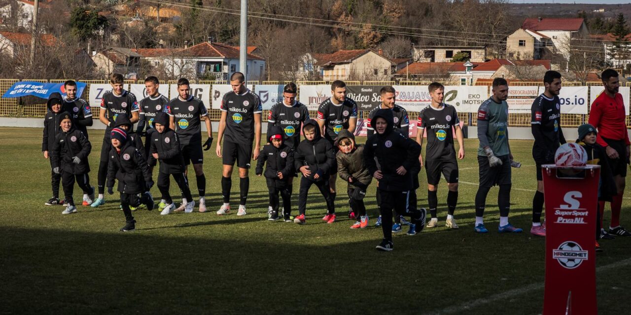 Zmijavci: Croatia Zmijavci i Hajduk odigrali prijateljsku utakmicu
